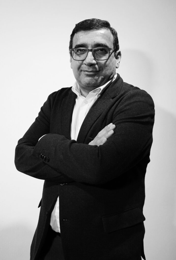 Oficio y Luz son unas jornadas técnicas sobre la formación, el aprendizaje y la transmisión del vidrio artesanal en España, celebradas los días 24 y 25 de septiembre de 2026 en el Centro Albayzín de Granada, con participación presencial y online gratuita. Oficio y Luz son unas jornadas técnicas sobre la formación, el aprendizaje y la transmisión del vidrio artesanal en España, celebradas los días 24 y 25 de septiembre de 2026 en el Centro Albayzín de Granada, con participación presencial y online gratuita.