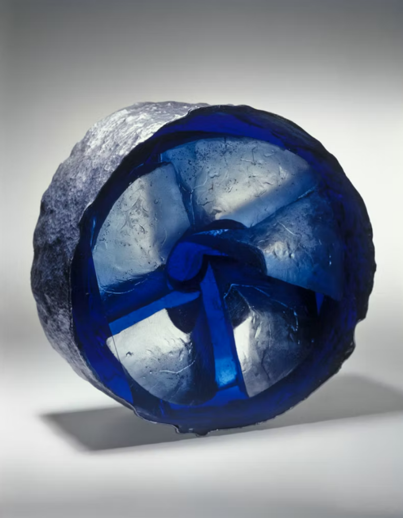 Vladimíra Klumpar vidrio escultura en vidrio contemporáneo vidrio contemporáneo checo vidrio fundido kiln casting artistas del vidrio contemporáneo escultura de vidrio Stanislav Libenský Vladimíra Klumpar vidrio escultura en vidrio contemporáneo vidrio contemporáneo checo vidrio fundido kiln casting artistas del vidrio contemporáneo escultura de vidrio Stanislav Libenský
